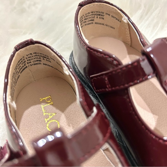 The Children’s Place Burgundy Patent Mary Jane Shoes | Toddler Girl 5 - Picture 3 of 9